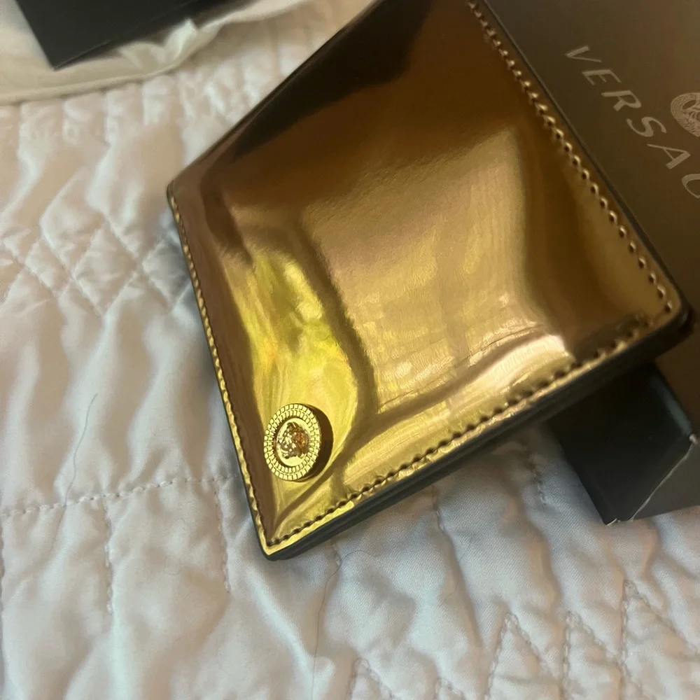 Versace Shiny Gold Card Holder - Picture 5 of 9